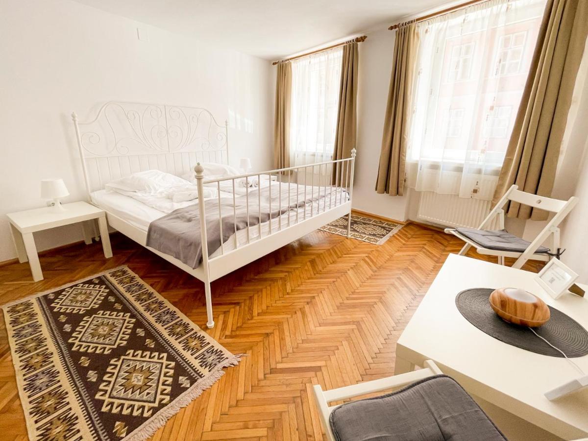 White Moon Apartment Brașov Exterior foto