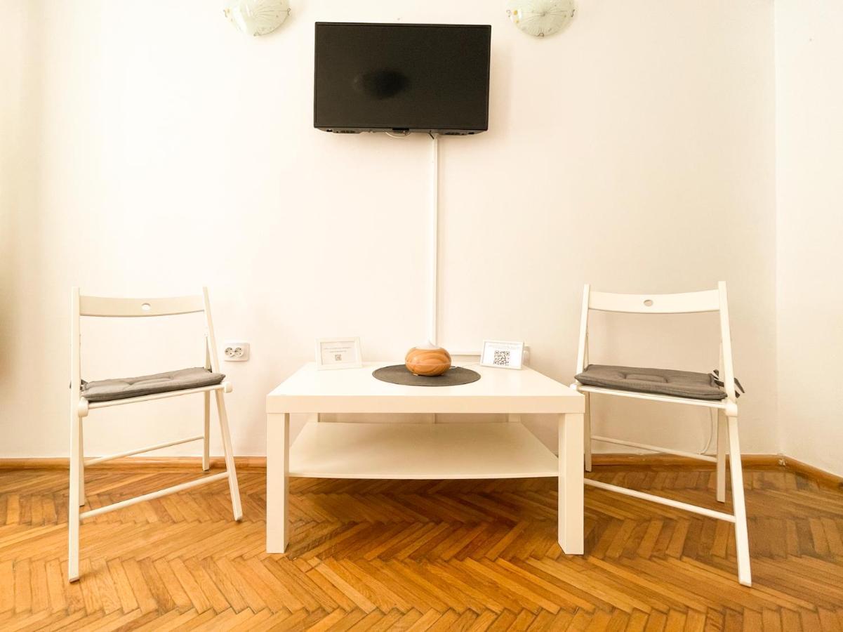 White Moon Apartment Brașov Exterior foto